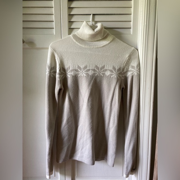 Columbia Turtle Neck Sweater - Picture 2 of 4